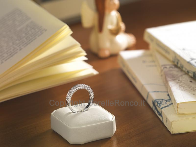 ANELLO RIVIERA ORO E DIAMANTI DA 0.81 CT